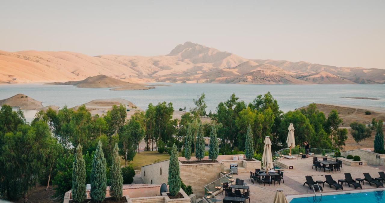 Ashur Hotel Dukhan Bagian luar foto